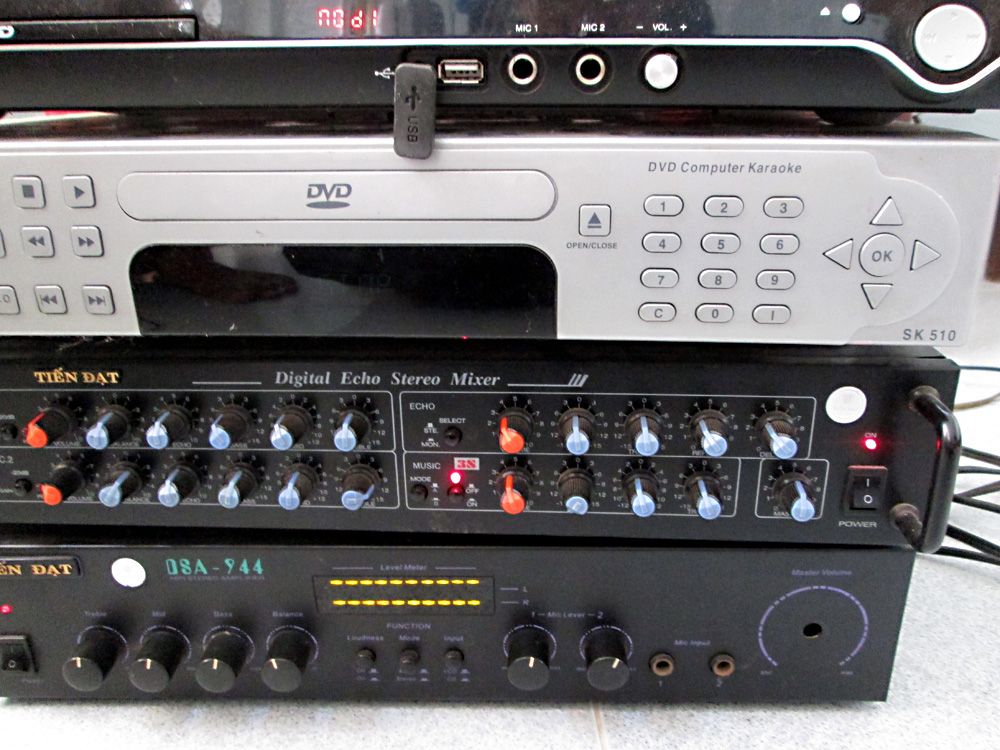 Bộ Ampli/Mixer/Cặp Loa 75W + 2 Tivi CRT Sony/Toshiba . END: 23h30p T4 19/03/2014. - 2