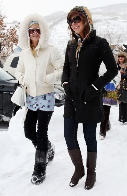 Paparazzi snapped Paris in her black Tecnica Classic Moon Boots.