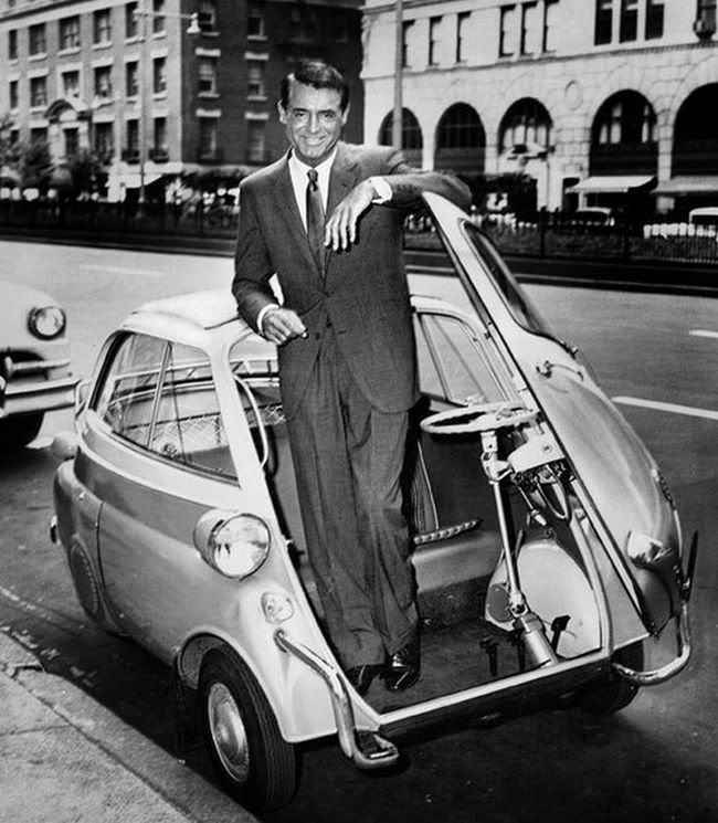 cary-grant-in-his-bmw-isetta-300-in-1958.jpg