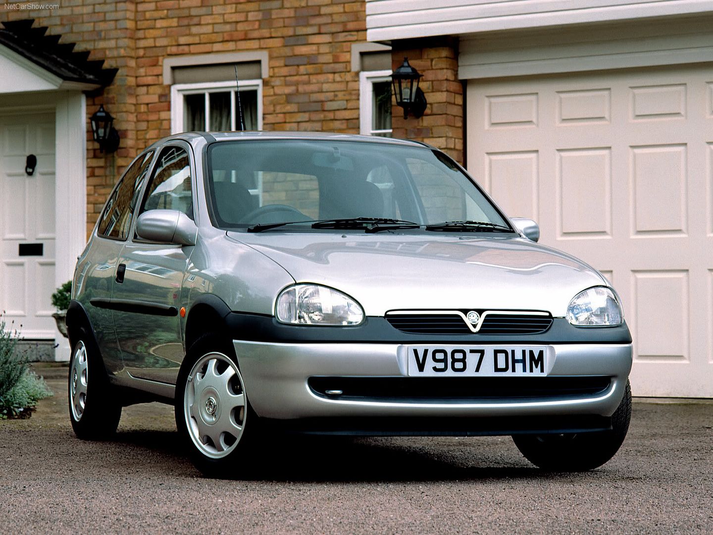 1999_Vauxhall_Corsa_1600x1200_01.jpg
