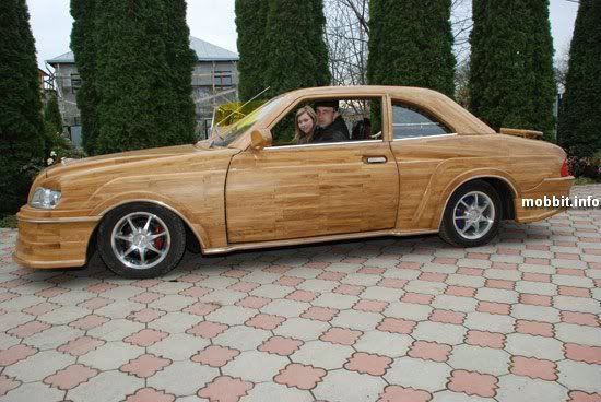 ukr-wooden-car_2.jpg