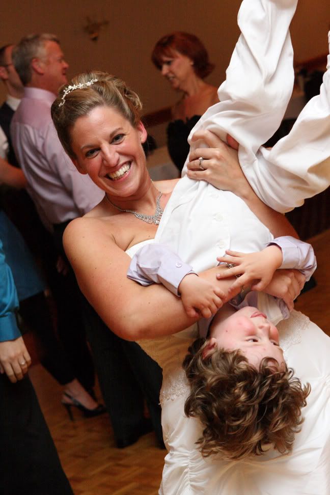 IMAGE: http://i59.photobucket.com/albums/g300/rlineberg/kiddance.jpg