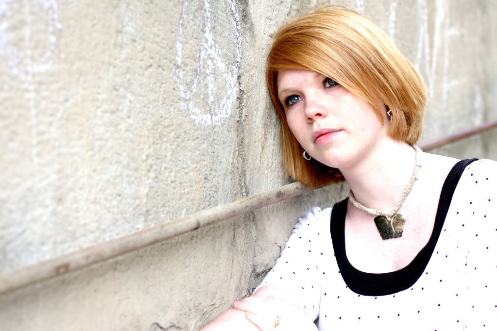 IMAGE: http://i59.photobucket.com/albums/g300/rlineberg/lydedit.jpg