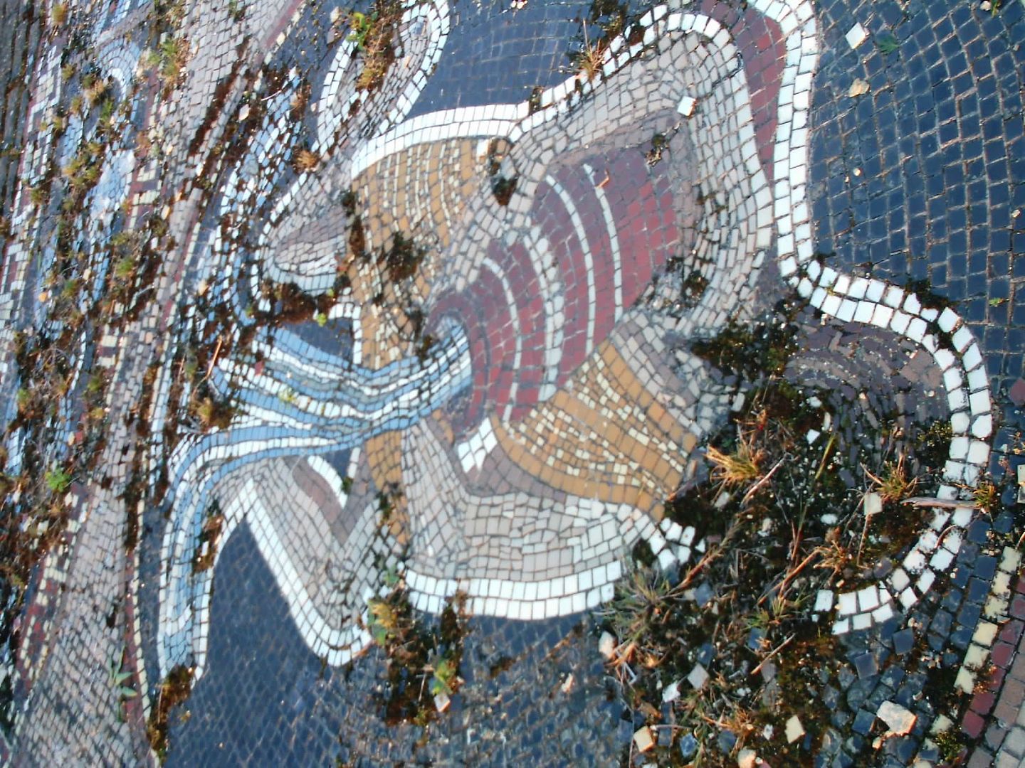 anyone know how to repair outdoor mosaics?