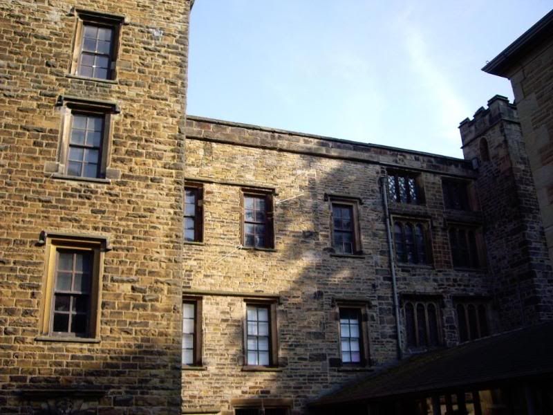 http://i59.photobucket.com/albums/g313/ordsall/ordsall01/townleyhall002.jpg